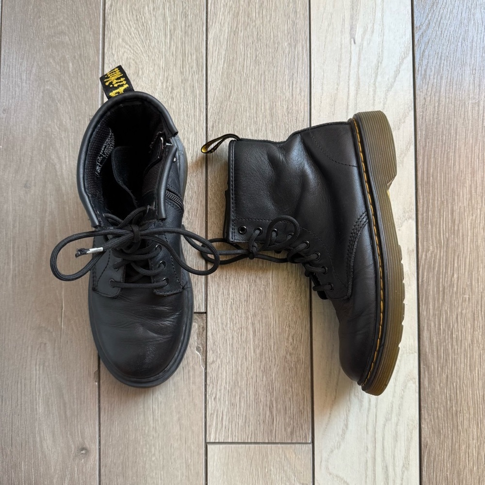 Dr. Martens kids black Leather boots